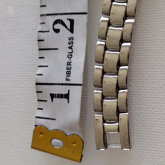 Luxe diamond watch. - Picture 5 of 7